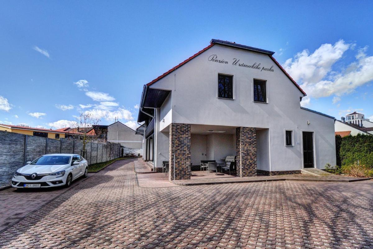 Penzion U zámeckého parku Třeboň Exterior foto