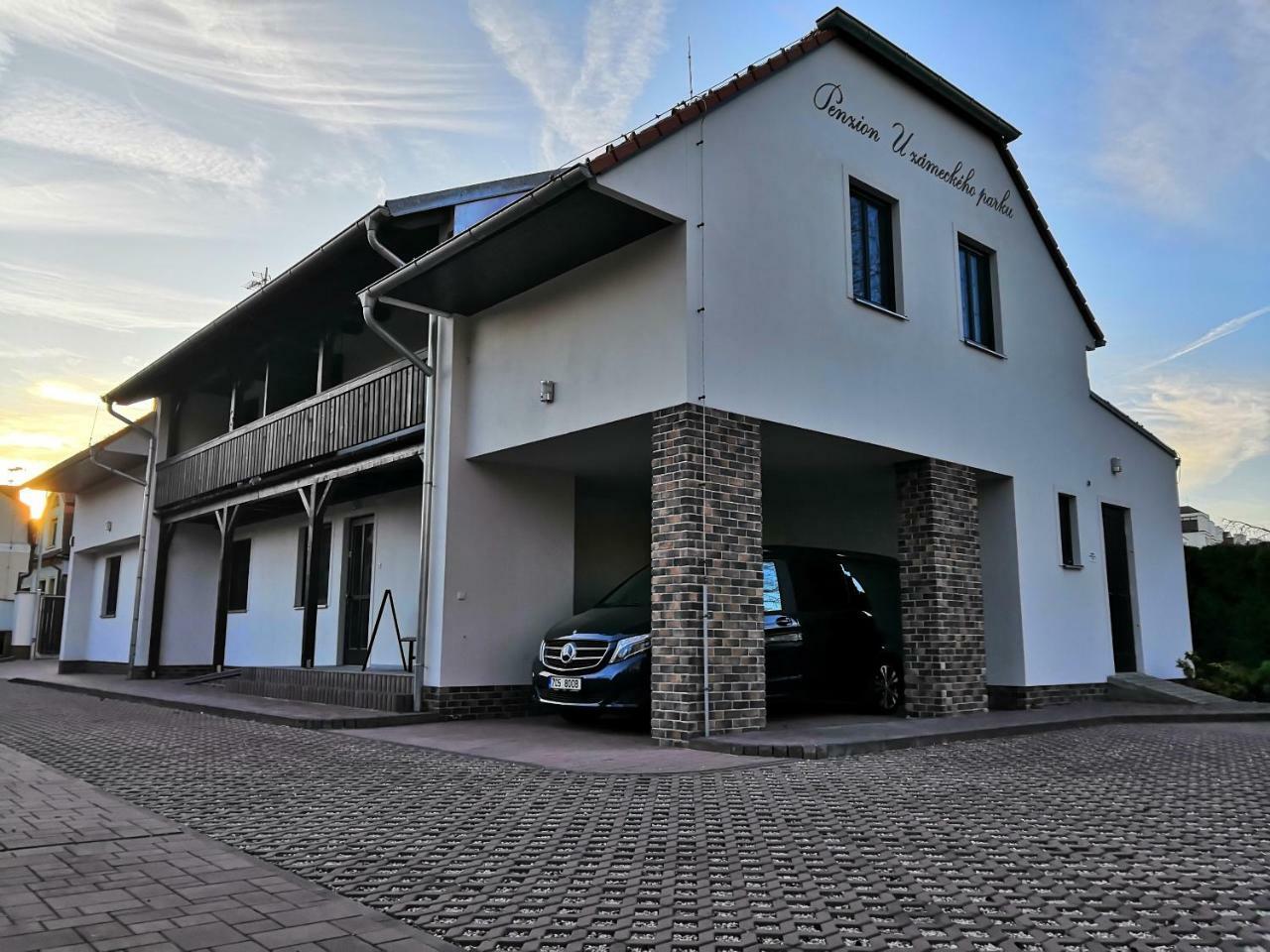 Penzion U zámeckého parku Třeboň Exterior foto